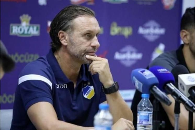 APOEL baş məşqçisini qovdu