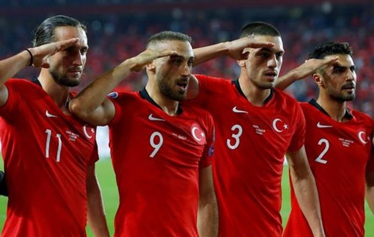UEFA türkiyəli futbolçuların əsgər salamı ilə bağlı qərar verdi