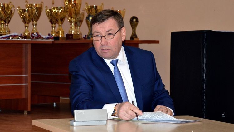 Federasiya prezidenti qəzada öldü