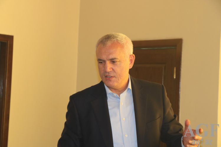 “Lisenziya sayı bizi qane edə bilməz” - Namiq Əliyev