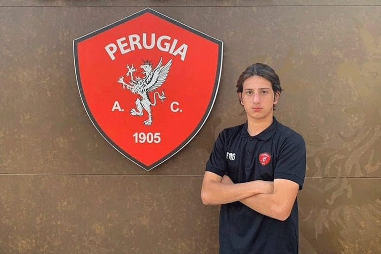 “Əsas komandaya düşmək üçün əlimdən gələni edəcəm” - "Peruca"lı azərbaycanlı