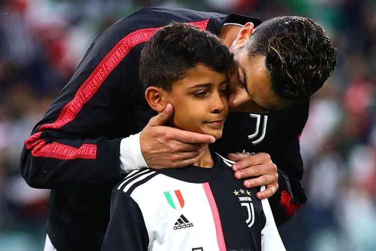 28 oyuna 58 qol vurdu - balaca Ronaldo