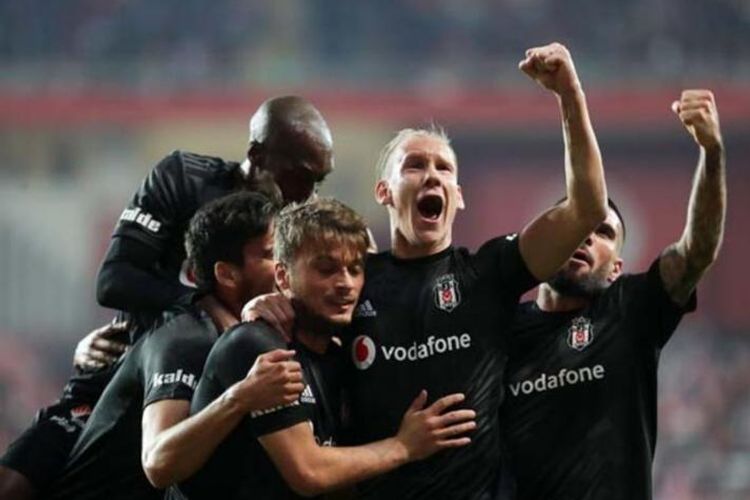 Lider büdrədi, “Trabzonspor” uduzdu, “Beşiktaş” qalib gəldi