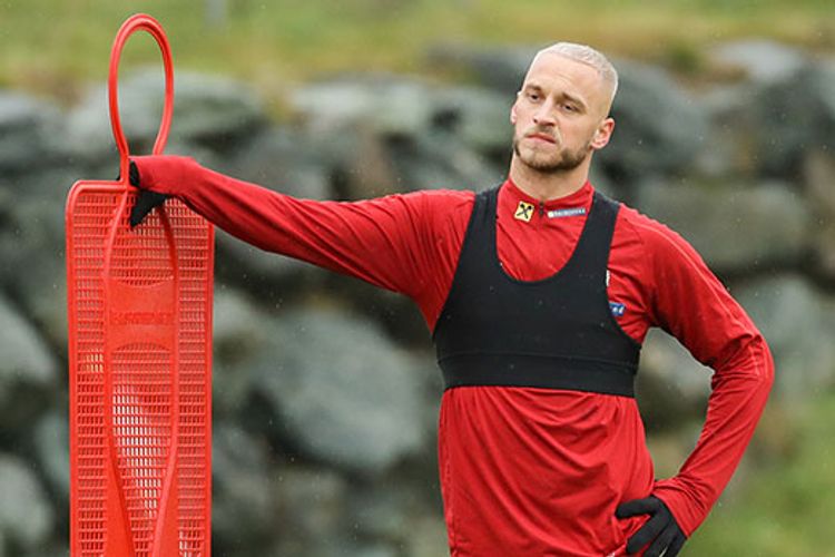 "Azərbaycana uçmaq istəyim yoxdur" - avstriyalı futbolçu
