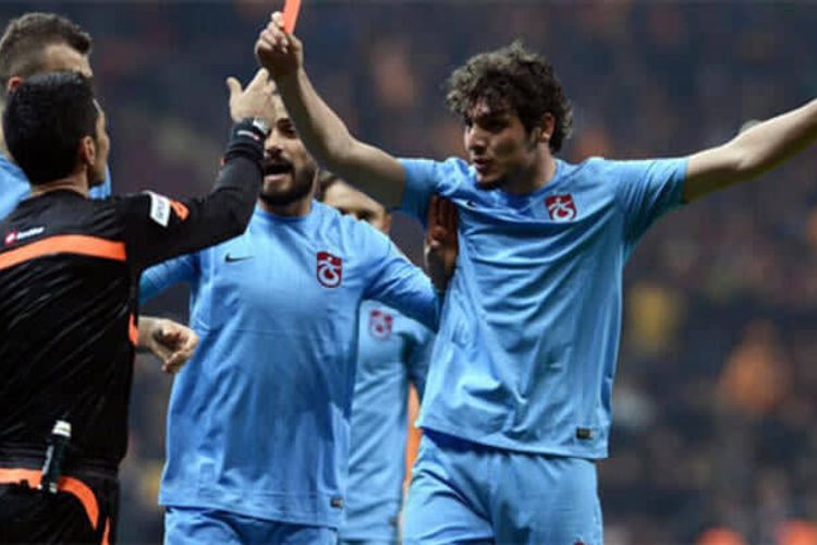 Türkiyədə hakim hakimi döydü