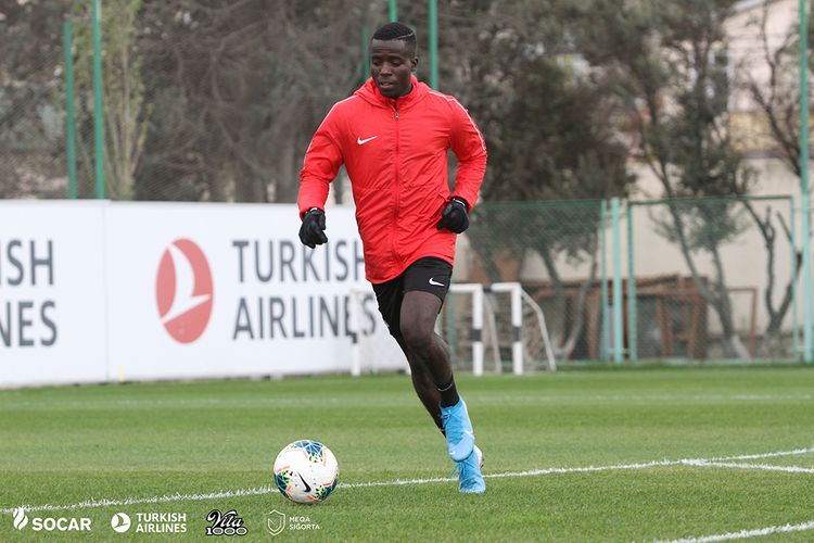 Qvineya millisinin sabiq futbolçusu “Neftçi”də