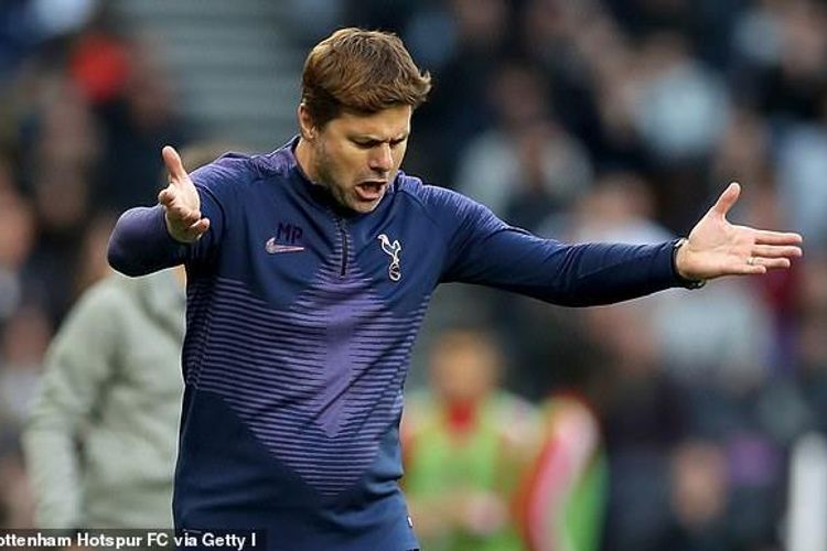 "Tottenhem" Poçettinonu istefaya göndərdi