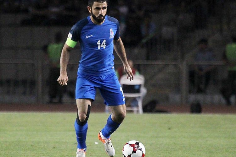 Robert Levandovski keçdi - Rəşad Sadıqovu