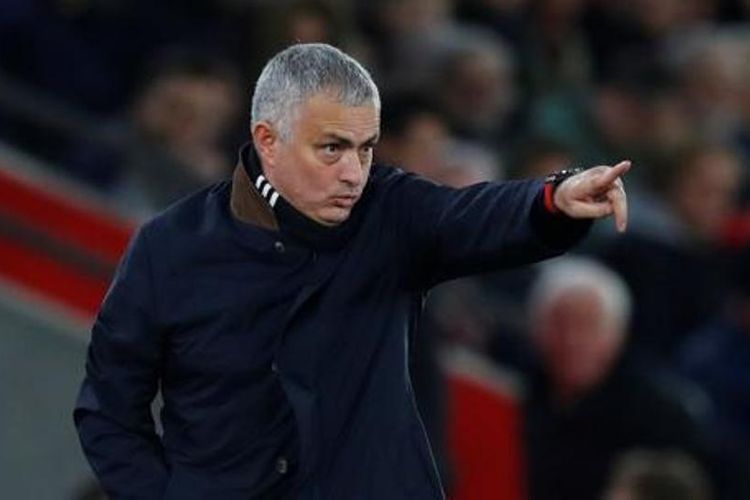 Mourinyonun ilk arzusu – Beyli qaytarın!