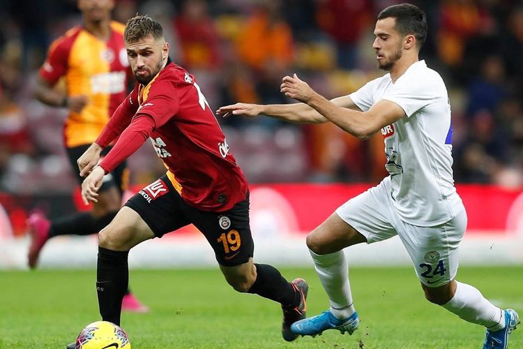 “Qalatasaray”dan ev məğlubiyyəti, “Başakşəhər” zirvədə