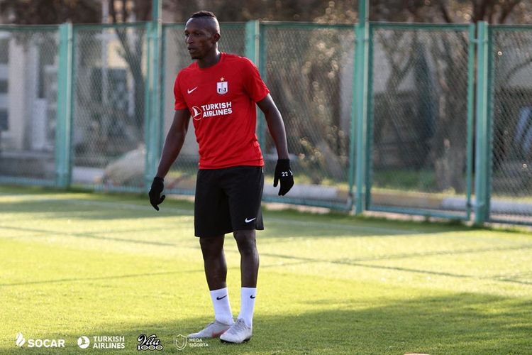 “Neftçi”də qvineyalı hücumçu