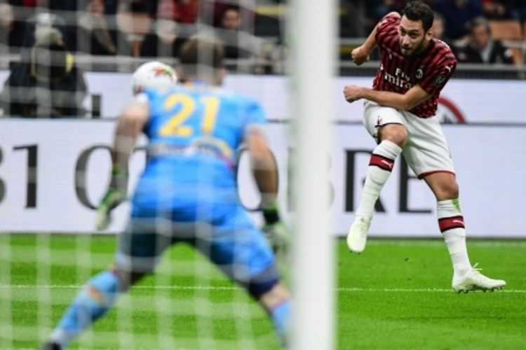 “İnter” 7 qolun vurulduğu görüşdən qalib ayrıldı, "Milan" üstünlüyünü qoruya bilmədi