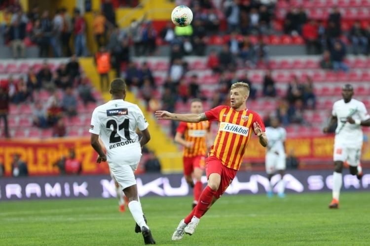 “Qalatasaray” “Yeni Malatyaspor”la bacarmadı