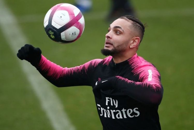 "Arsenal" yolunda - PSJ-nin müdafiəçisi