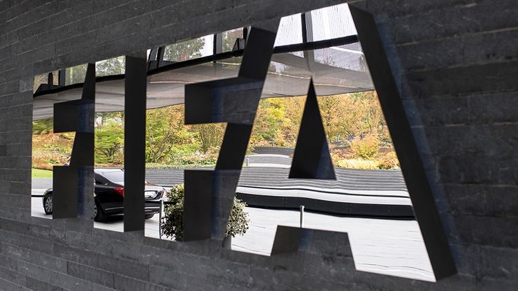 FİFA 2019/20 mövsümünü müddətsiz uzadacaq
