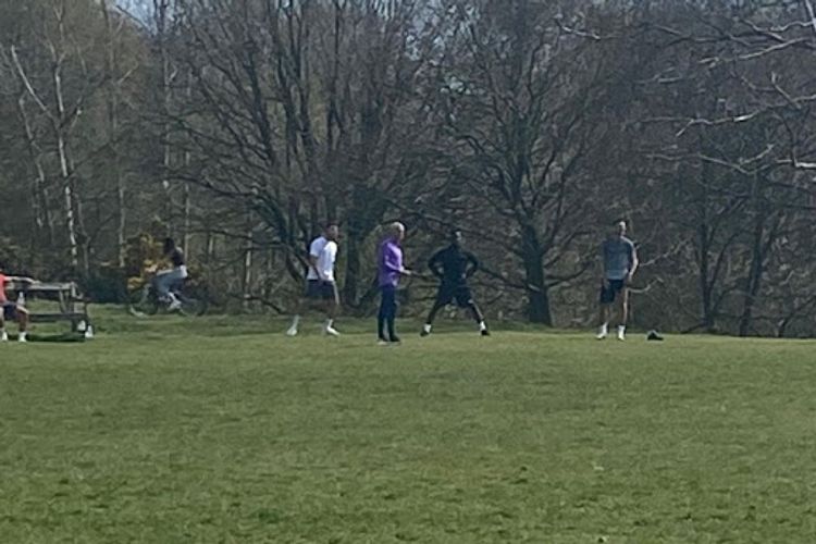 “Tottenhem”in futbolçuları parkda məşq etdi