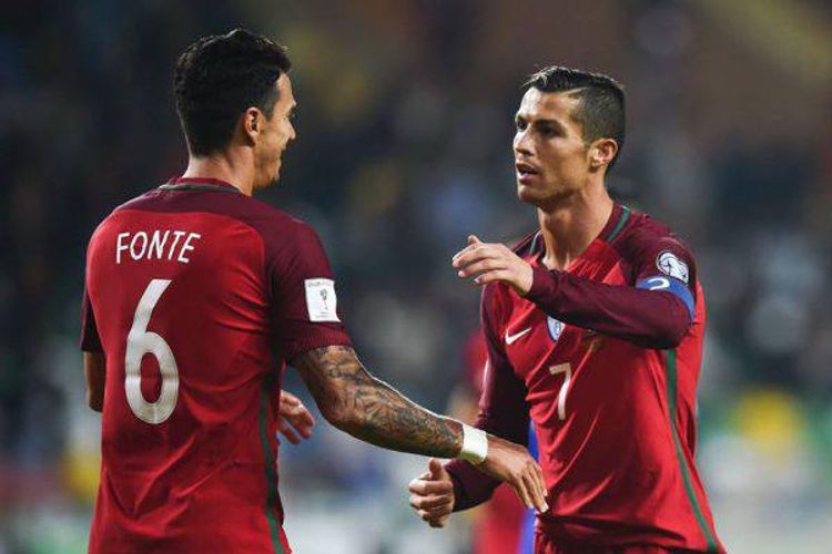 "Ronaldo "Real"a açıq qapı buraxdı" - dostu