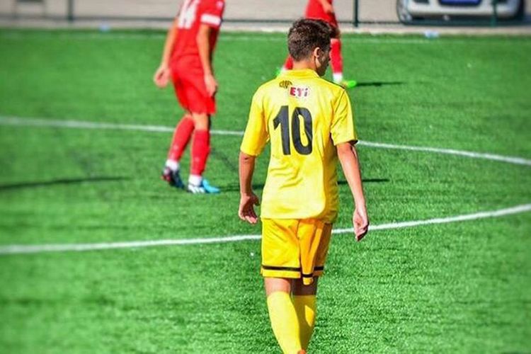 Türkiyəli futbolçu qəzada öldü