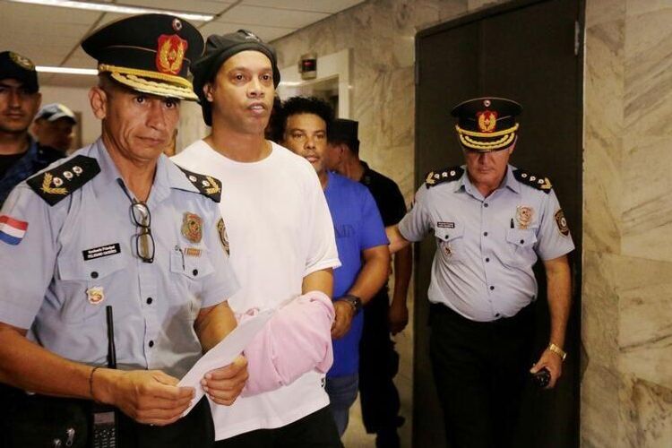 Həbsdən çıxan kimi ilk işini açıqladı - Ronaldinyo 