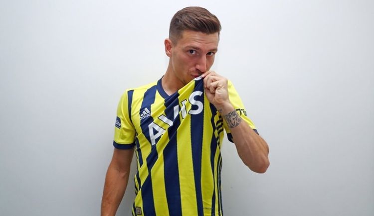 "Qalatasaray"ın istədiyi futbolçu - “Fənərbaxça”da