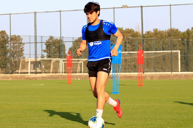 Üç futbolçusu ilə danışıqları dayandırdı, biri ilə davam – “Sumqayıt”