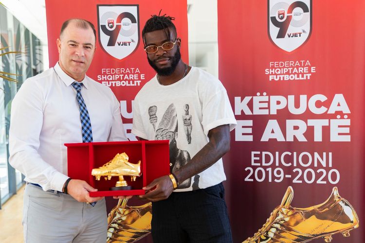 Bakı səfəri öncəsi “Qızıl buts” aldı – nigeriyalı hücumçu