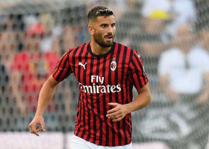 “Qarabağ”ın rəqibi sabiq müdafiəçisini qaytarır – “Milan”dan