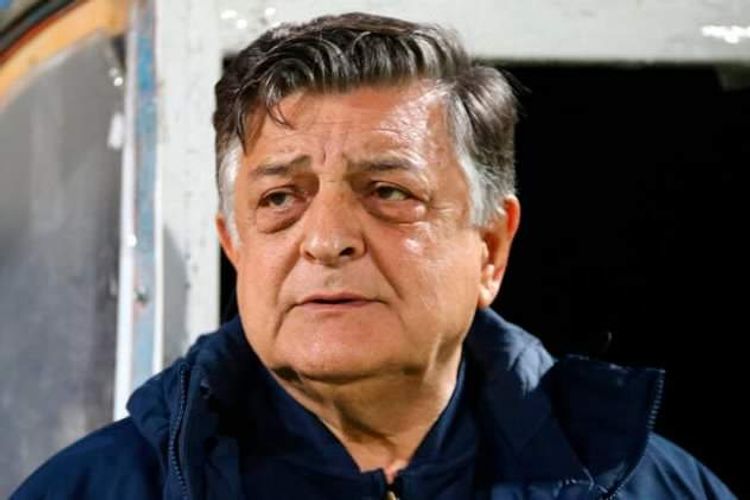 Süni aparatdan ayrıldı – Yılmaz Vural