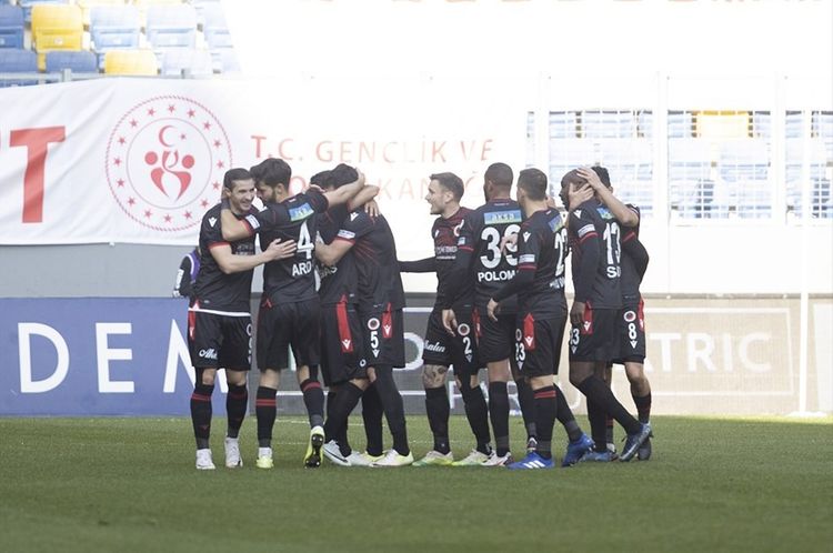 Kütləvi yoluxma – Türkiyə klubunda