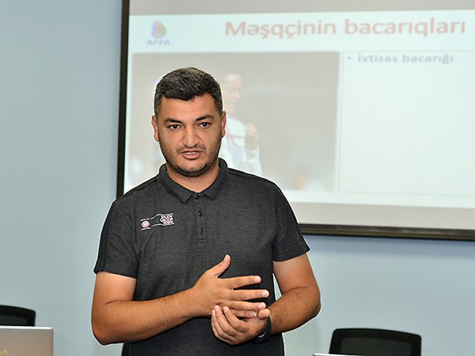 Koronavirusdan atası və bacısı vəfat etdi – millimizin baş məşqçisinin