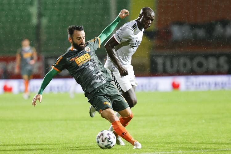Liderdən qələbə, çempion uduzdu – Super Liqada