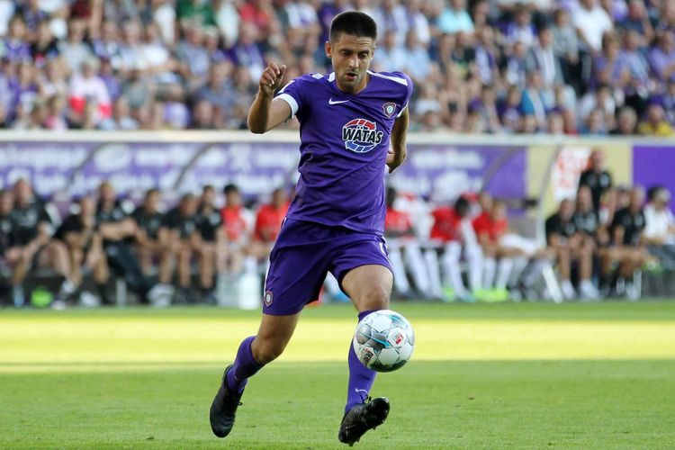 Almaniyada 200-cü oyununa çıxacaq – millimizin futbolçusu