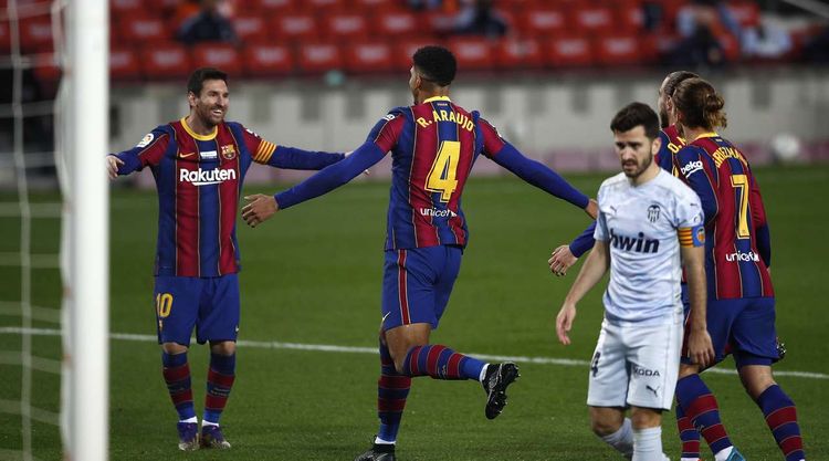 Peleye çatdı, keçə bilmədi - Messi