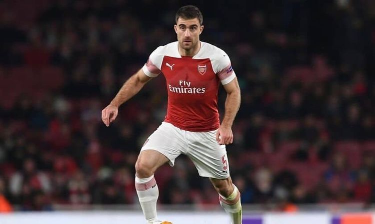“Fənərbaxça” yolunda – “Arsenal”ın yunan müdafiəçisi