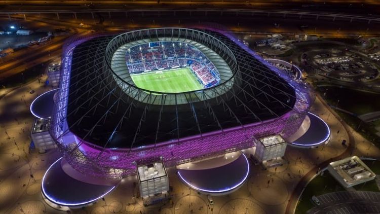 Üç stadionda – dünya çempionatı