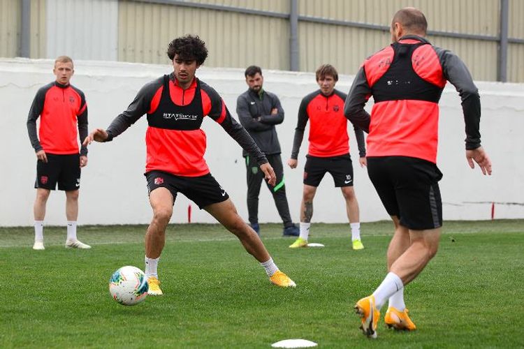 Əməliyyat olundu – millimizin futbolçusu