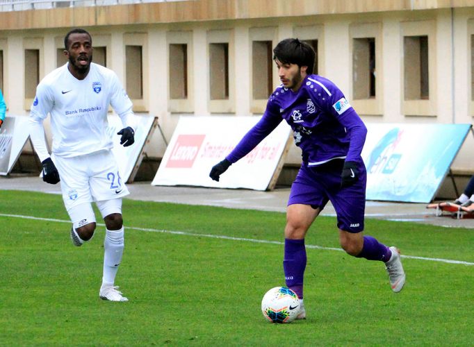 “100-lər klubu”nda yeni futbolçu – Premyer Liqada
