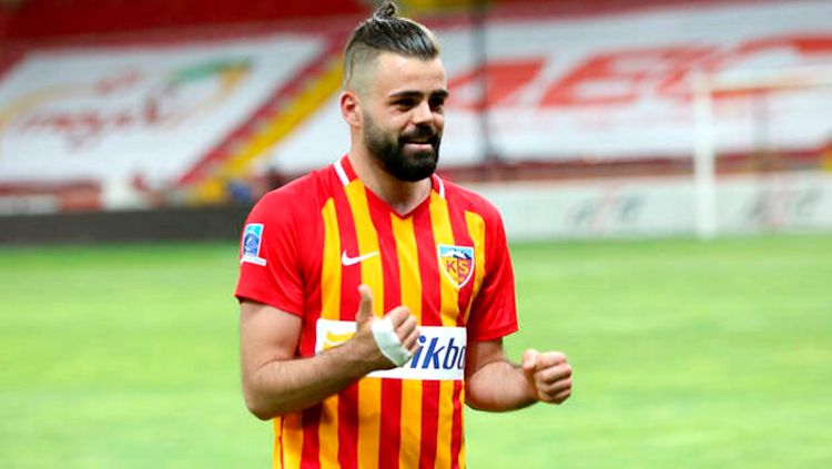“Qalatasaray”a keçir – millimizdən imtina edən futbolçu