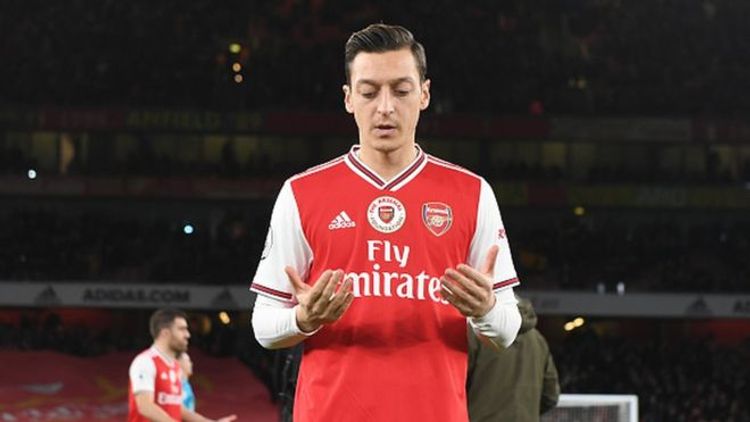 “Arsenal” Özili buraxmadı