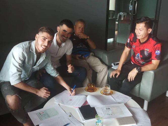 İki futbolçumuz Tailand klubunda - RƏSMİ