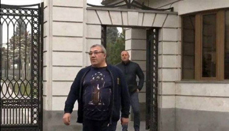 Sabiq prezident saxlanıldı - maskalılar tərəfindən
