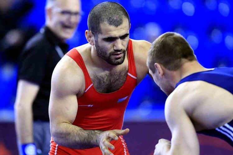 Ağahüseyn Mustafayev finalda, Cəbrayıl Həsənov uduzdu