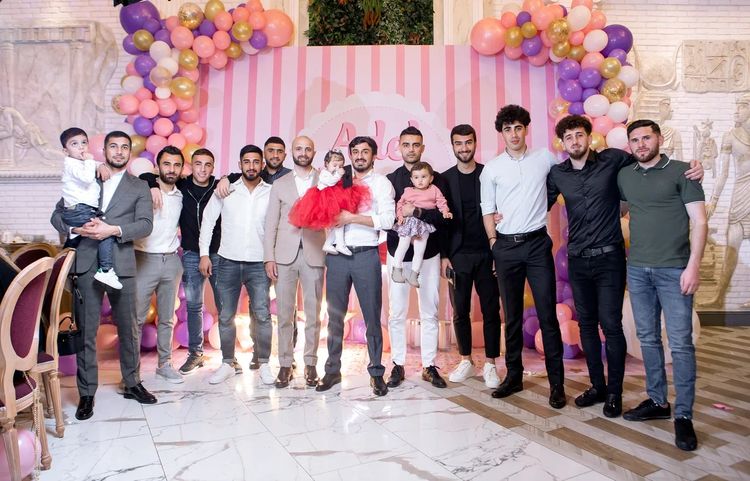 Adel futbol ictimaiyyətini başına topladı - FOTO