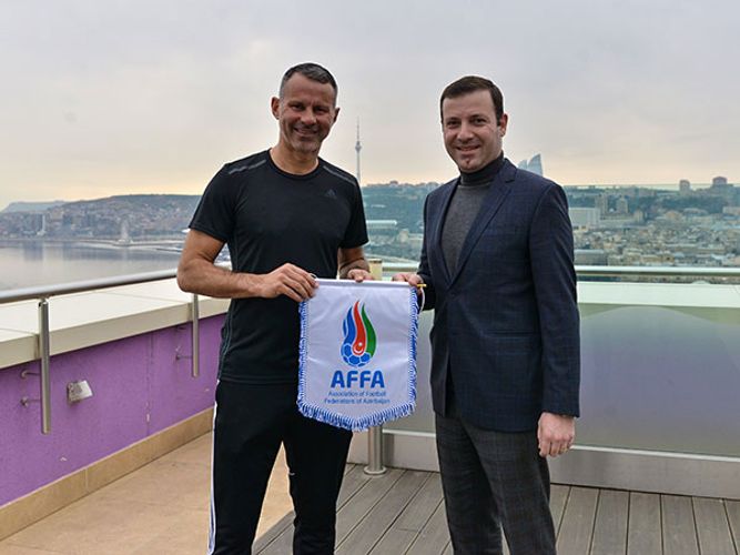 Rayan Giqqz Bakıya gəldi