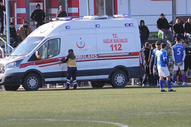 Futbolçunun başı yarıldı – oyun vaxtı