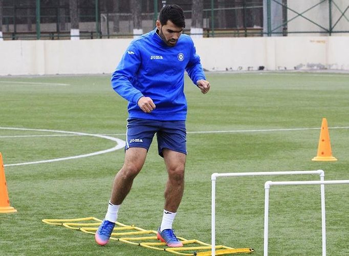 Azərbaycanlı futbolçu daha 1 il "Samtrediya"da