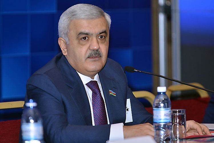 Rövnəq Abdullayev AFFA prezidentliyinə namizədliyini irəli sürdü