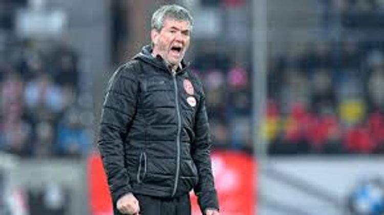 Bundesliqa klubundan kənarlaşdırıldı - ilin məşqçisi