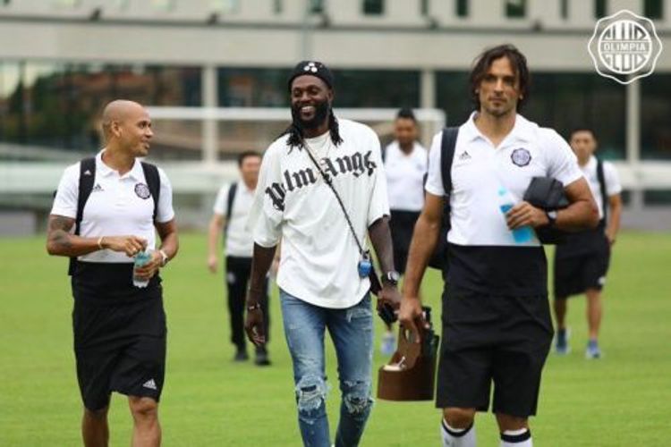 Adebayorun müqaviləsi pozuldu – koronavirusa görə