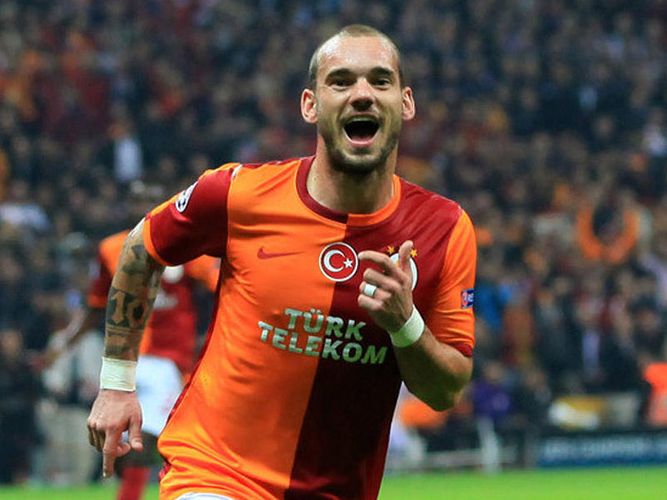 “Qalatasaray”ın sabiq futbolçusu karyerasını bərpa edir – “Utrext”dən təklif aldı